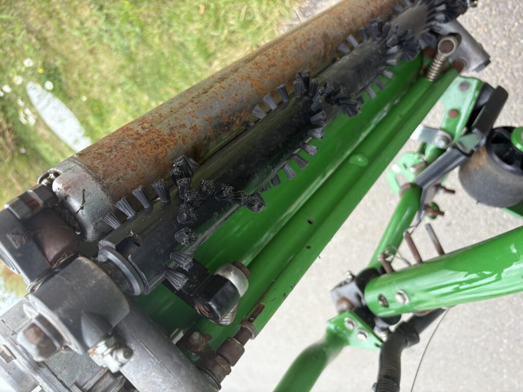 John Deere 7500AE Fairway Mower - Image 6