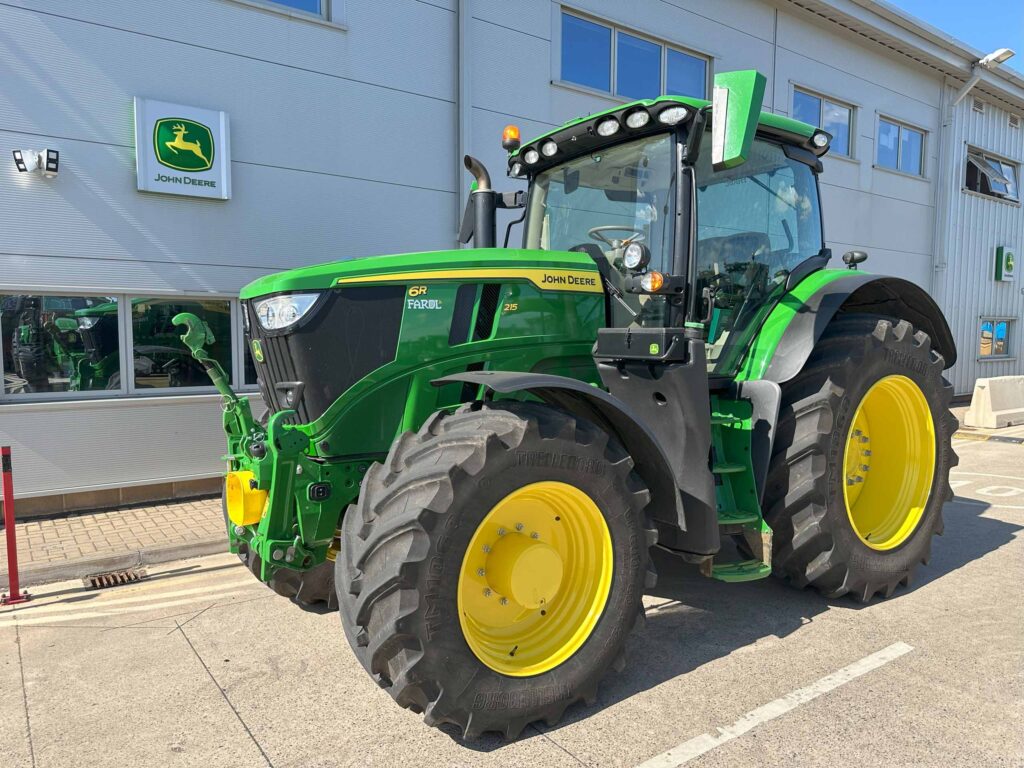 John Deere 6R 215