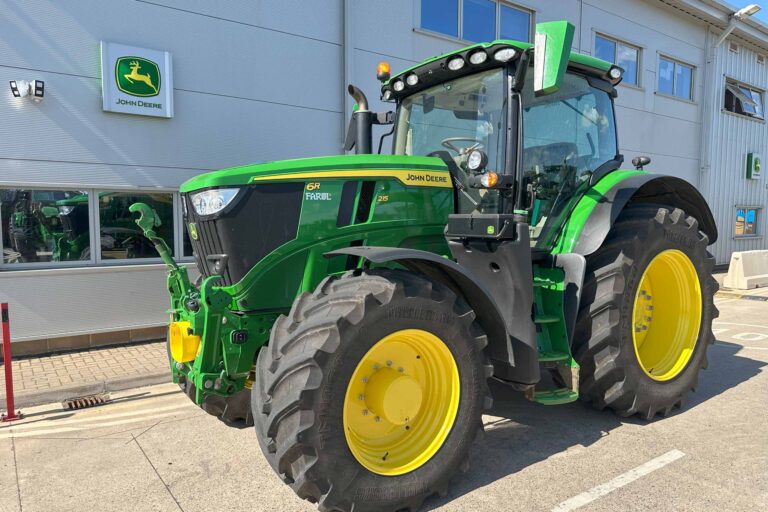 John Deere 6R 215