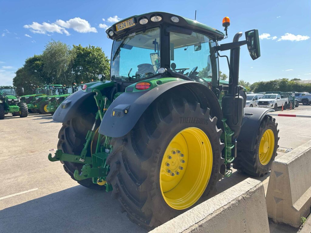 John Deere 6R 215 - Image 6