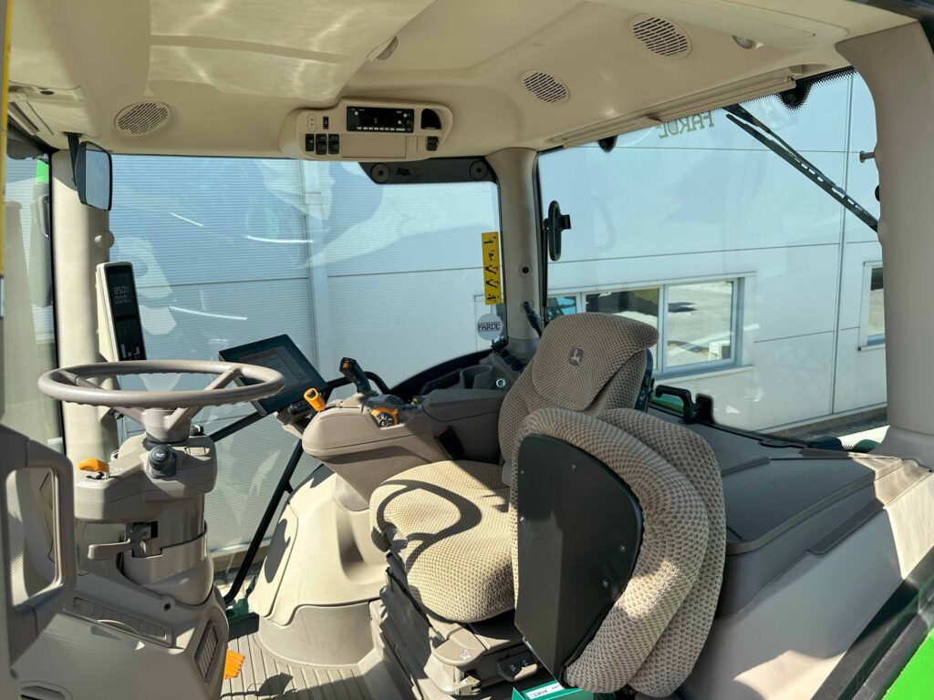 John Deere 6R 215 - Image 13