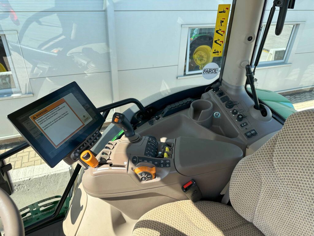 John Deere 6R 215 - Image 14
