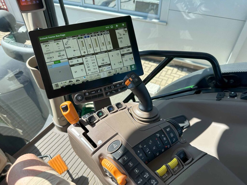 John Deere 6R 215 - Image 15