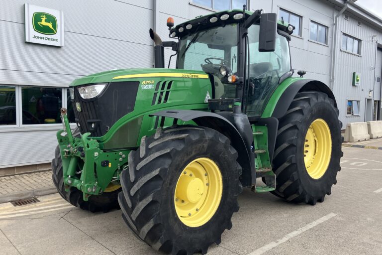 John Deere 6215R