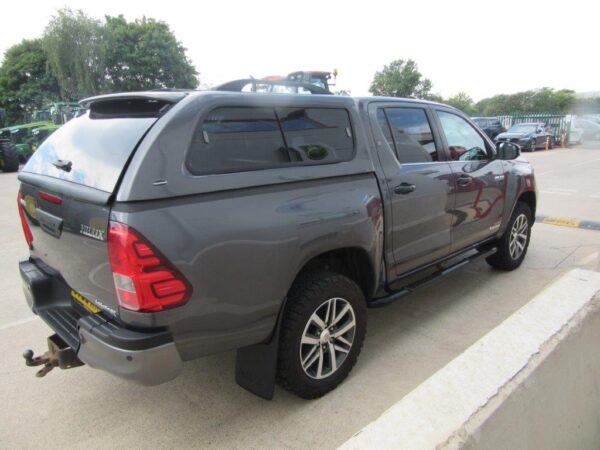 TOYOTA HILUX INVINCIBLE X - Image 7