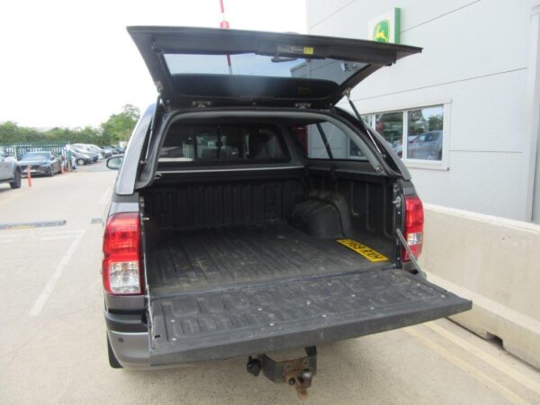 TOYOTA HILUX INVINCIBLE X - Image 11