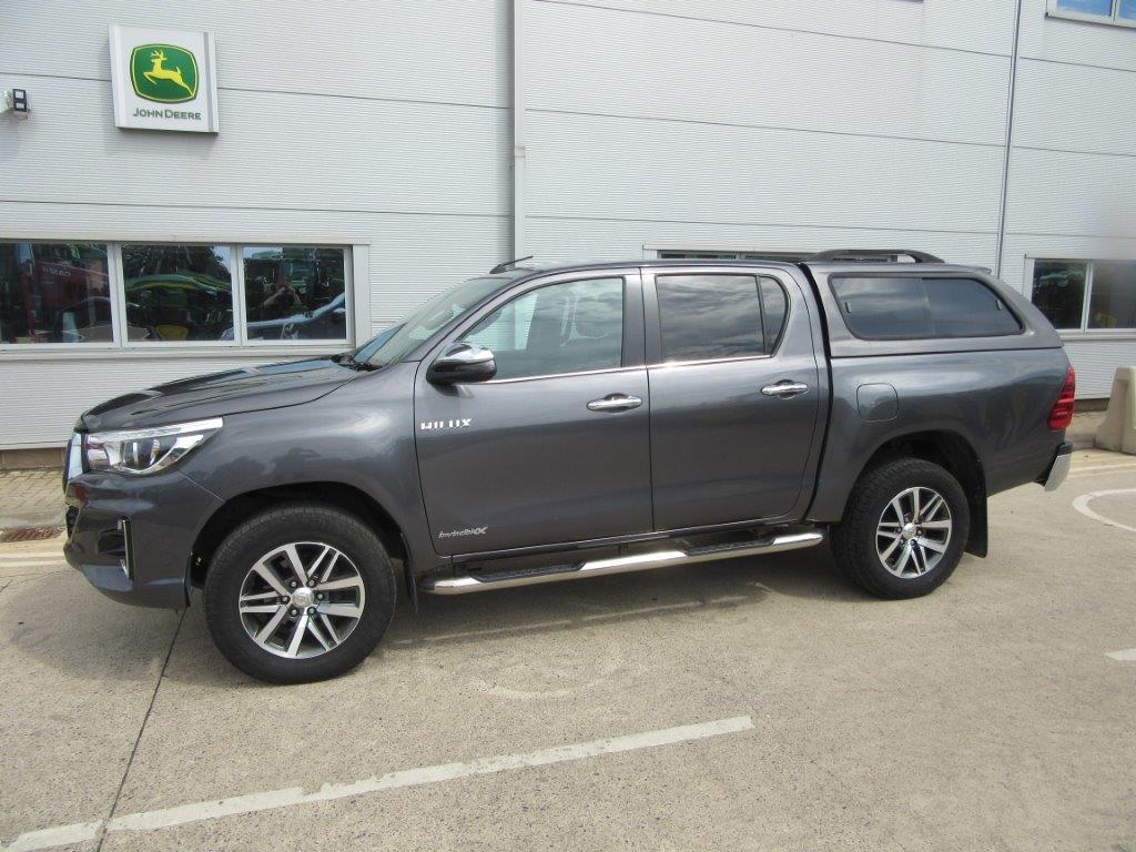 Toyota HILUX INVINCIBLE X