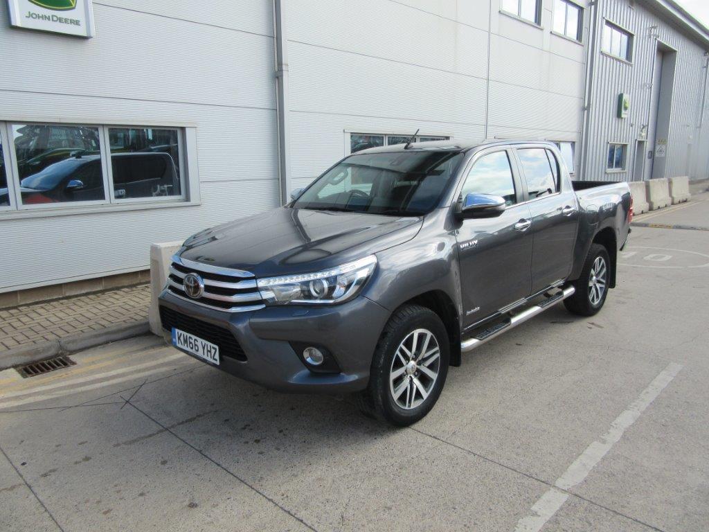 Toyota HILUX INVINCIBLE