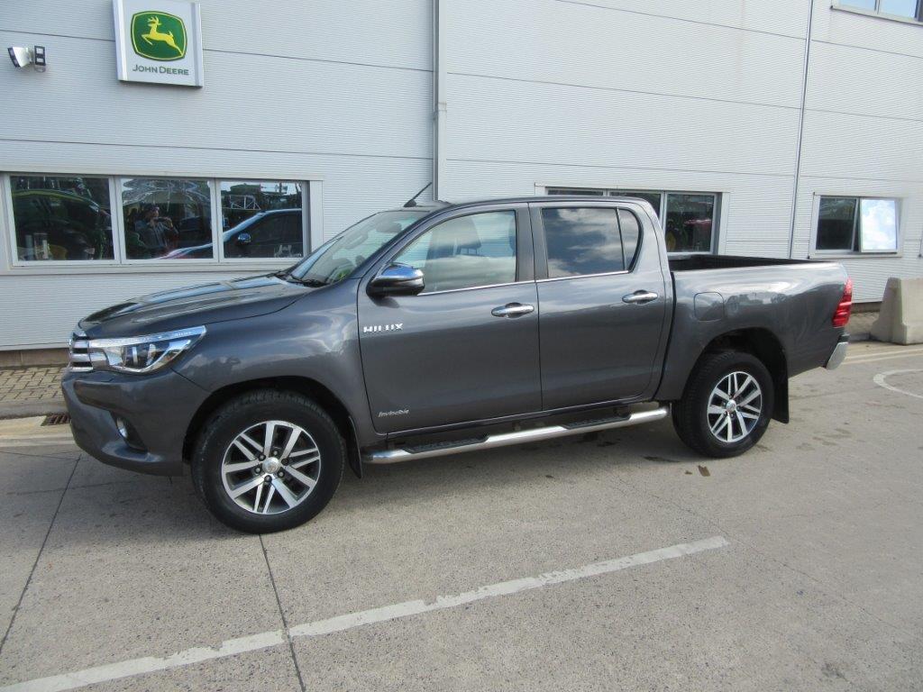 Toyota HILUX INVINCIBLE