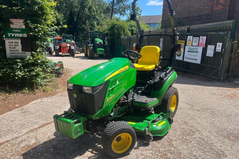 John Deere 1026R Sub-compact Tractor