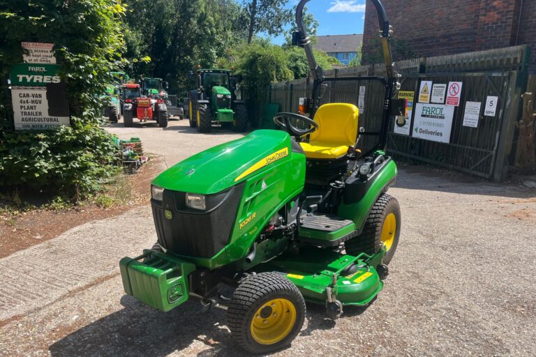 John Deere 1026R Sub-compact Tractor