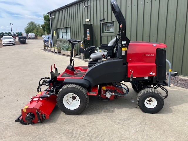 Toro LTF3000 Commercial Triple Flail Mower