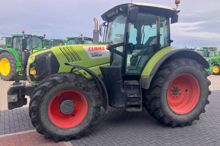 Claas Arion 640