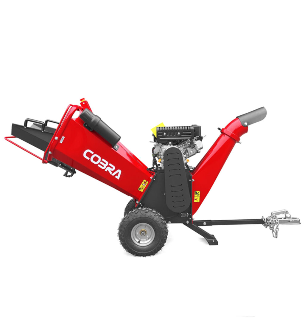 Cobra 700L 4" Capacity Towable Wood Chipper - Image 2