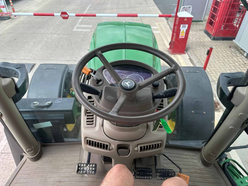 John Deere 6125R - Image 12