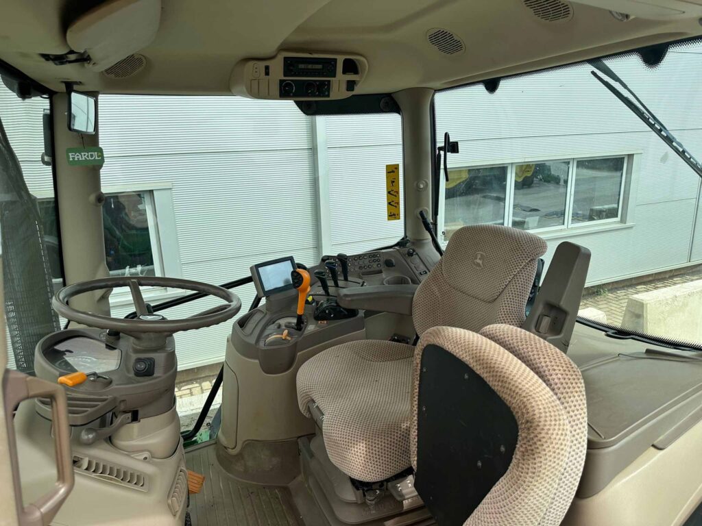John Deere 6125R - Image 17