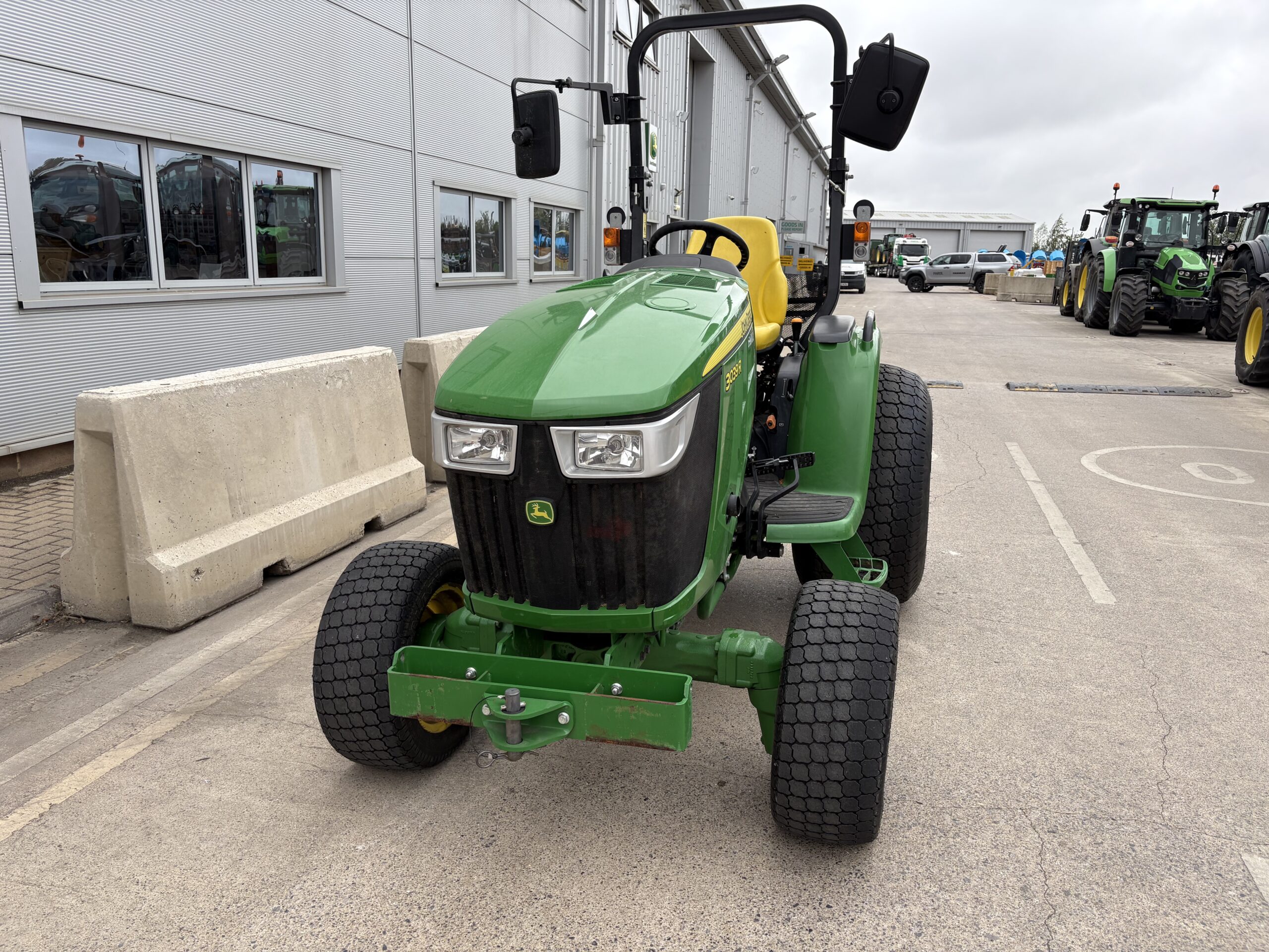 John Deere 3039R