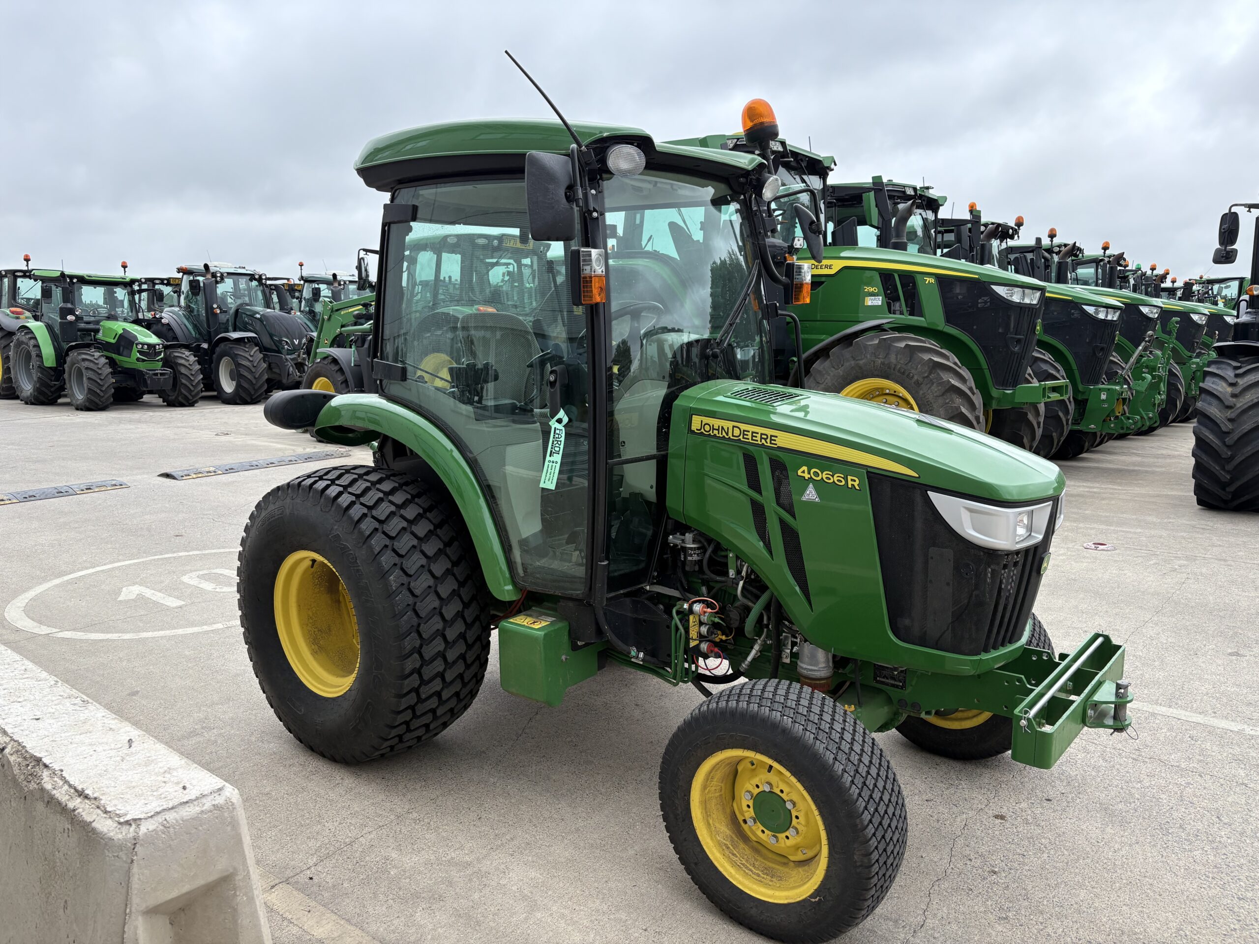 John Deere 4066R