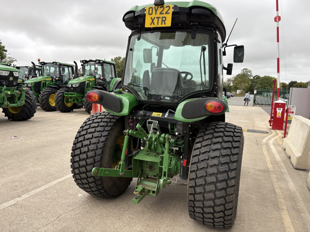John Deere 4066R Compact Tractor - Image 4