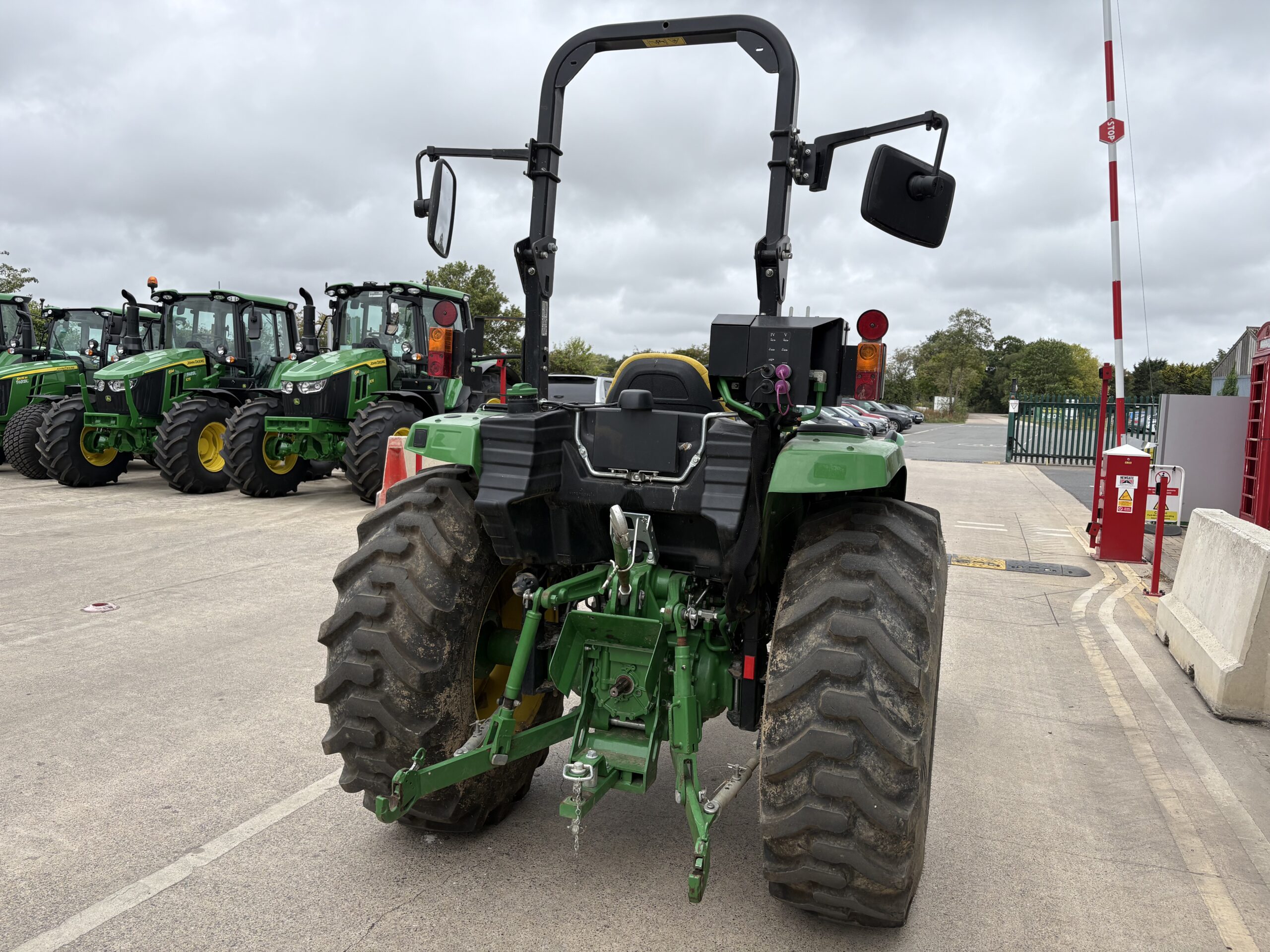 John Deere 4052M