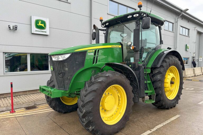 John Deere 7230R
