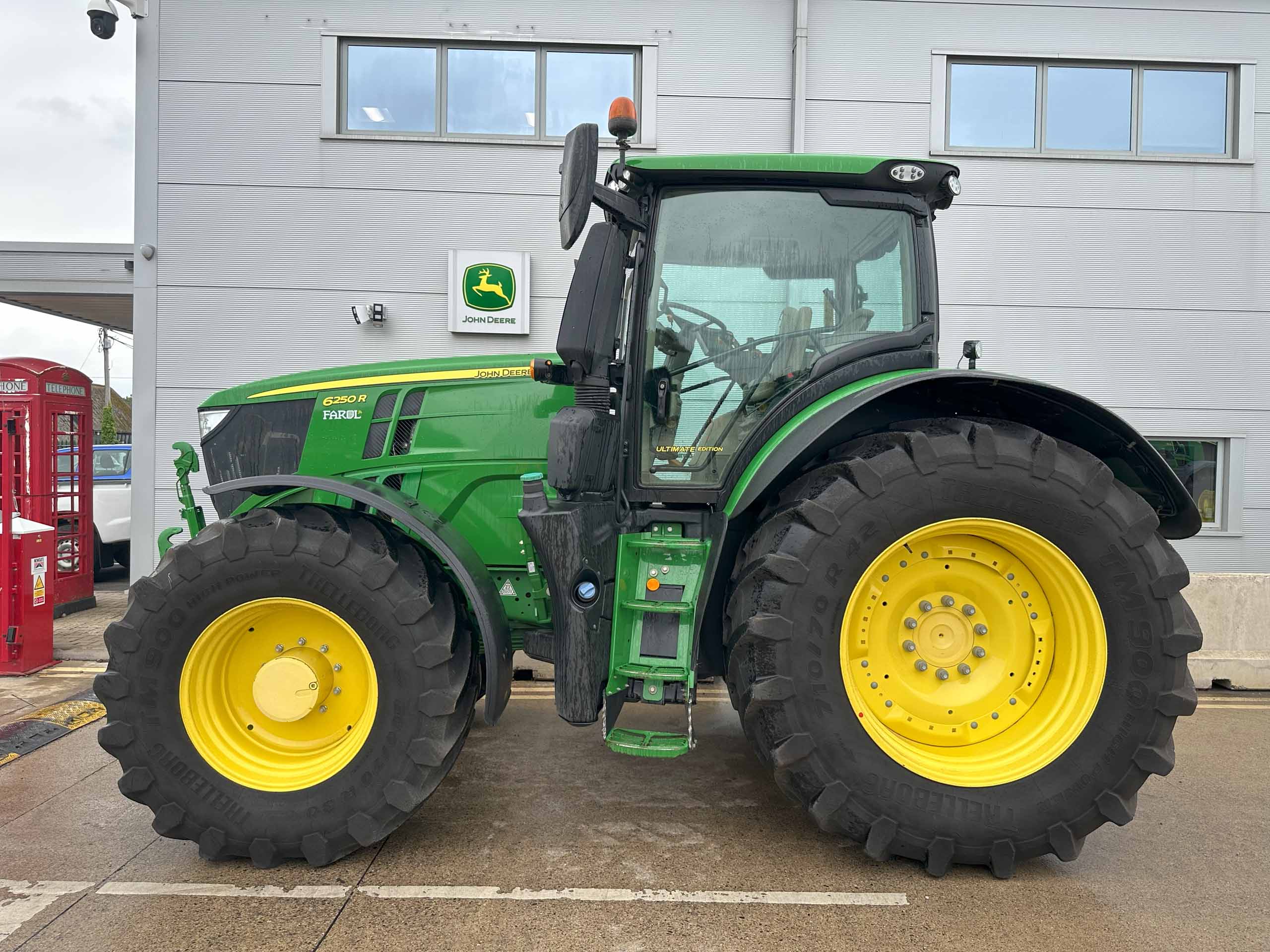 John Deere 6250R