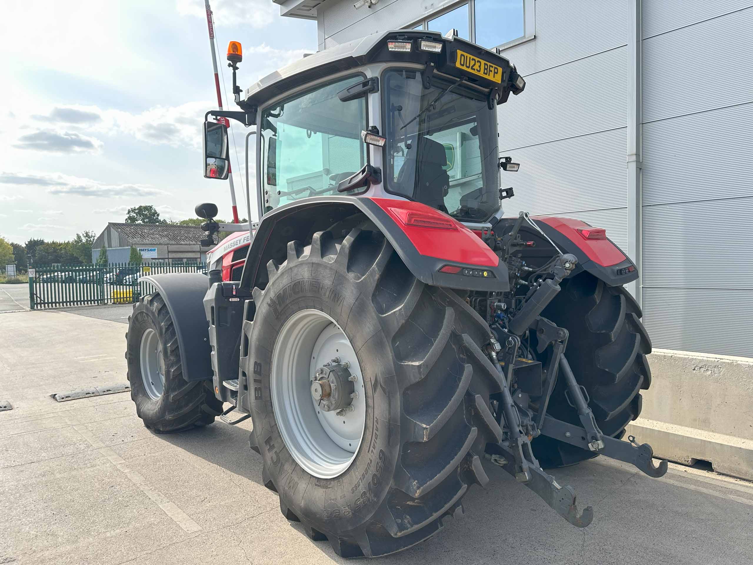 Massey Ferguson 8S.245