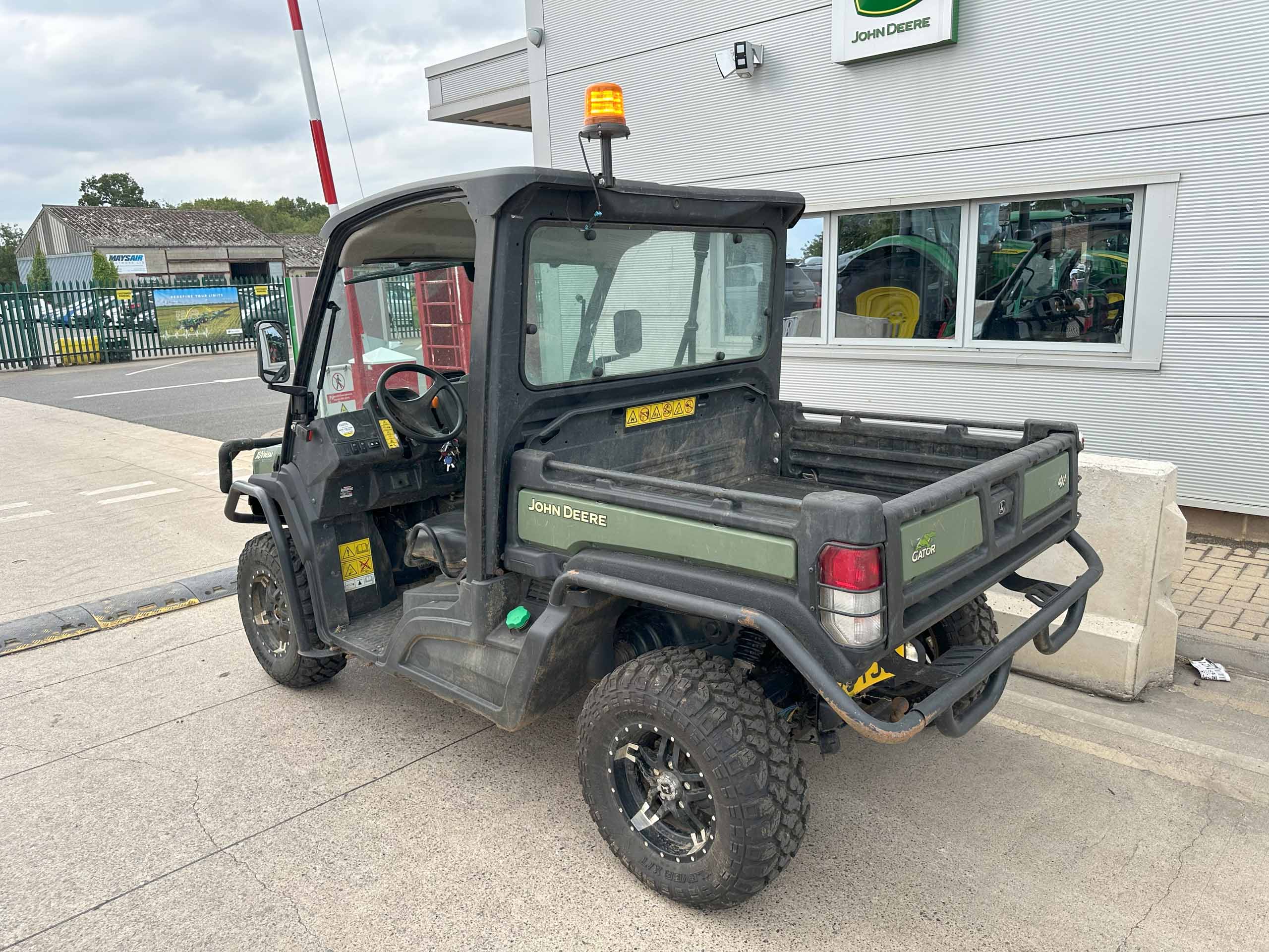 John Deere XUV865M Gator