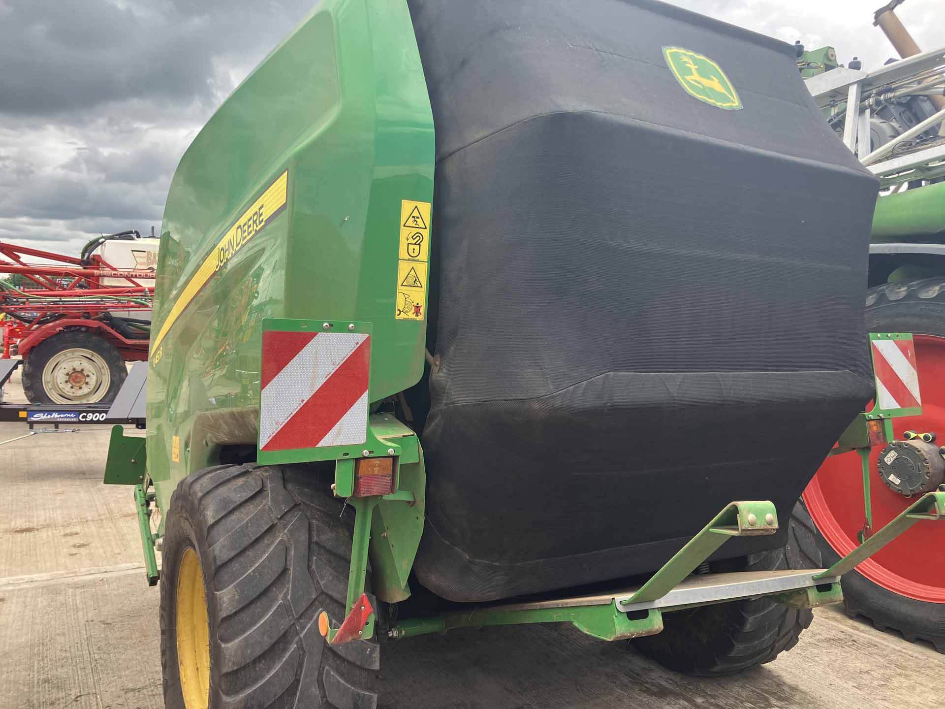 John Deere V451R