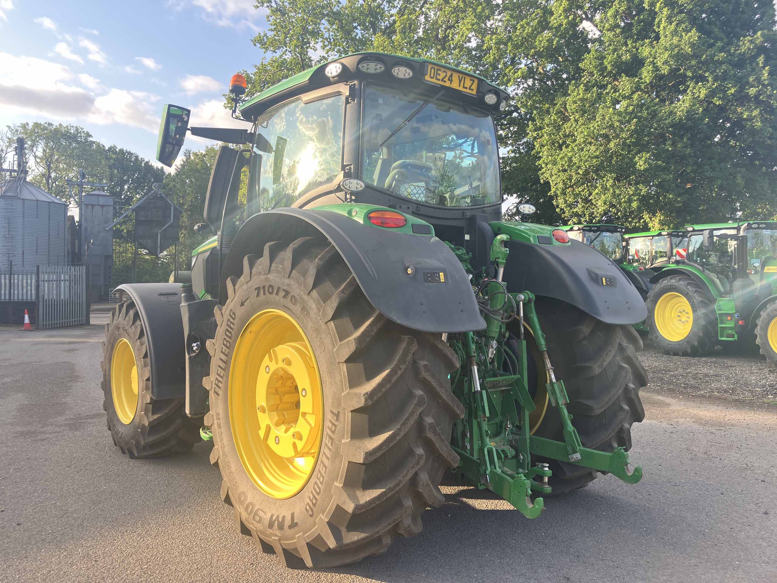 John Deere 6R 250