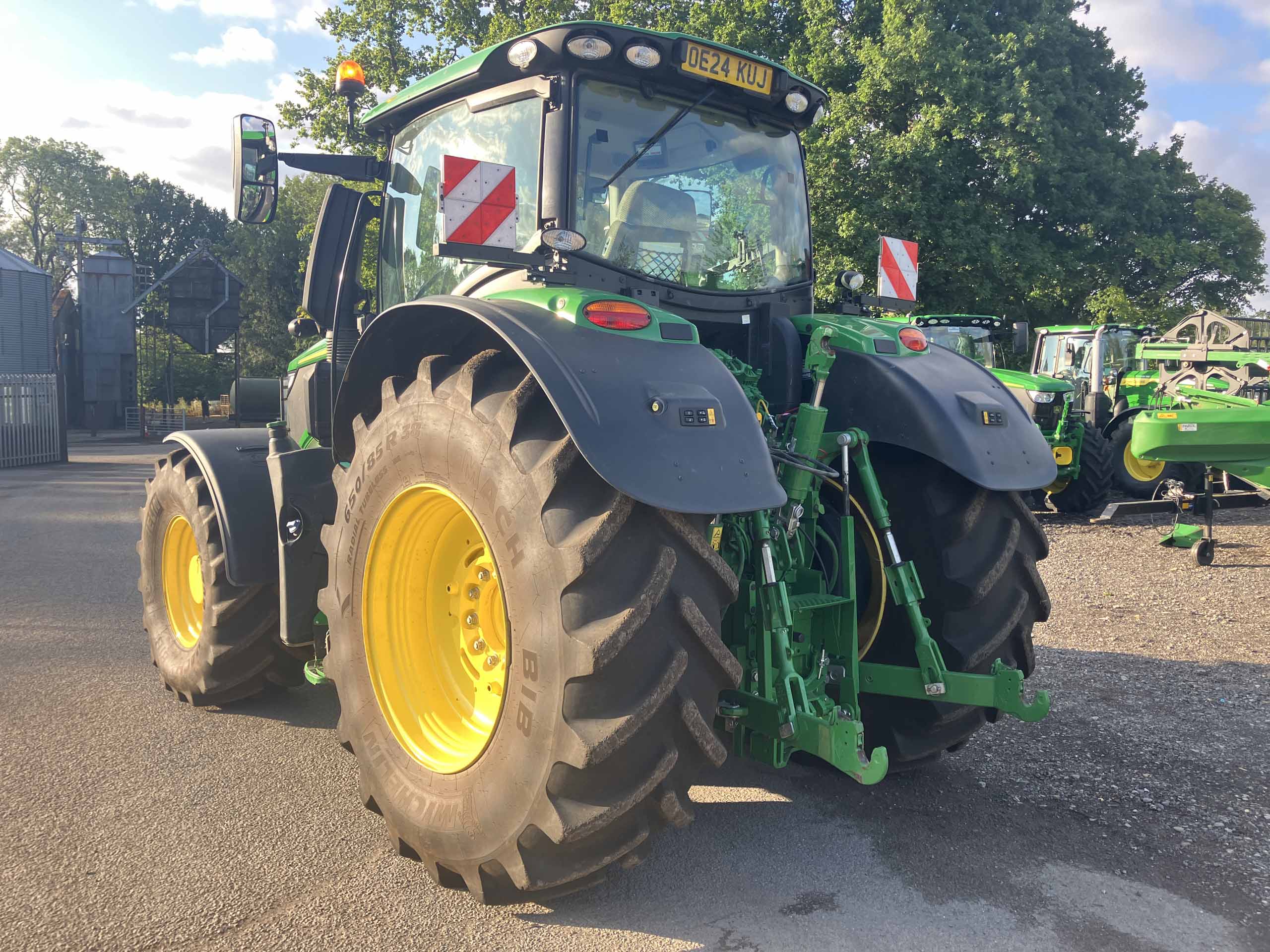 John Deere 6R 250