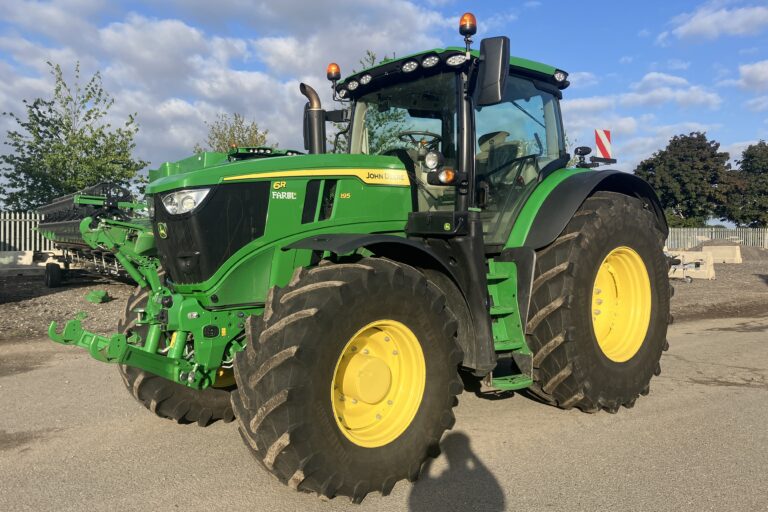 John Deere 6R 195