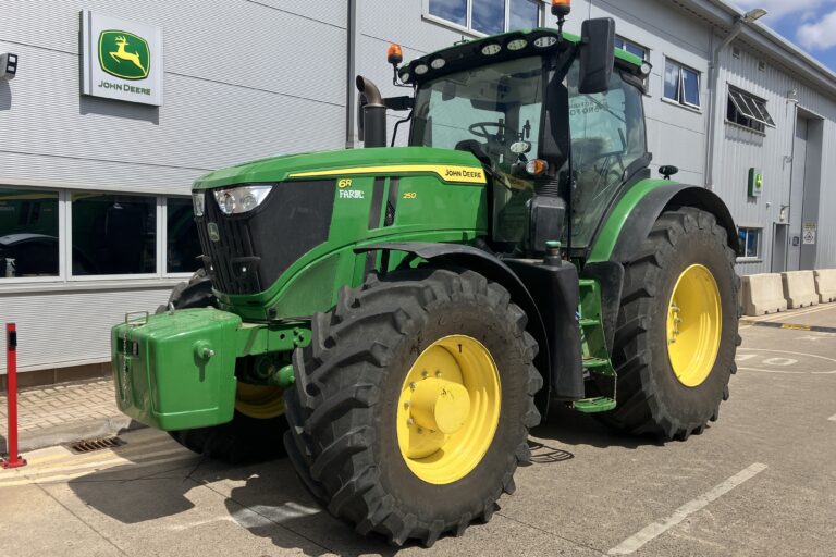 John Deere 6R 250