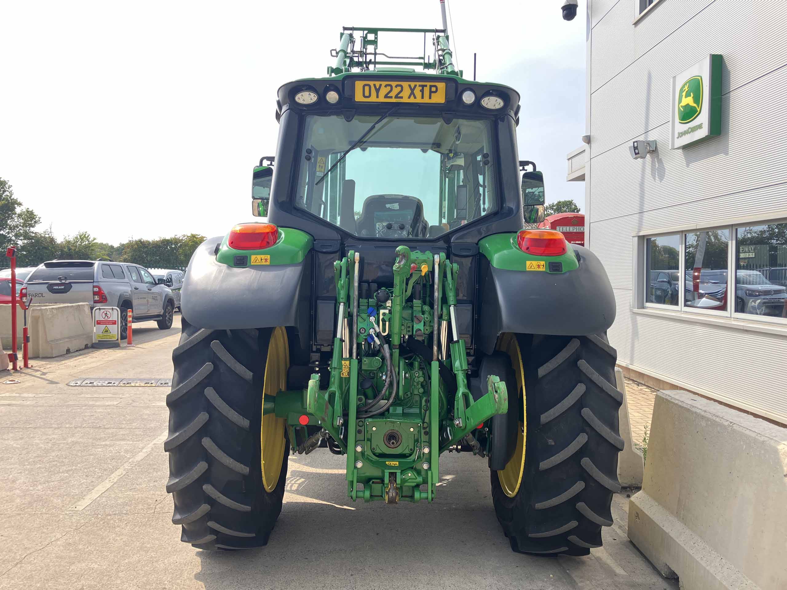 John Deere 6120M