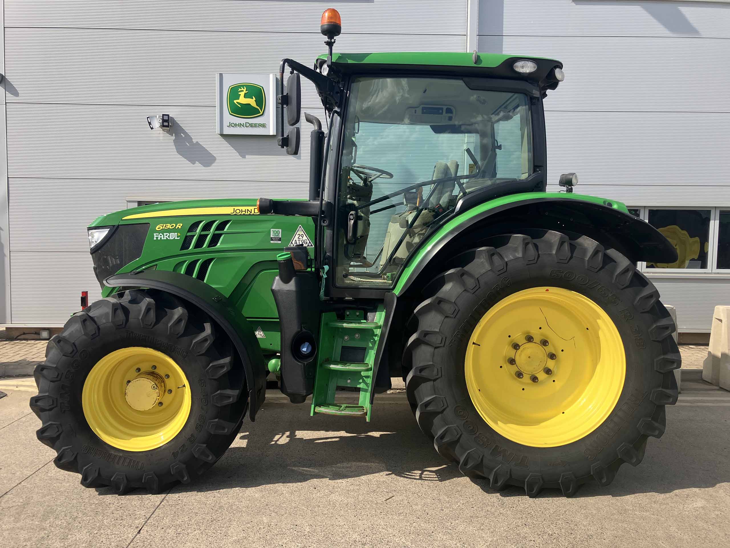 John Deere 6130R