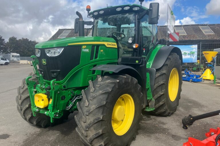 John Deere 6R 195