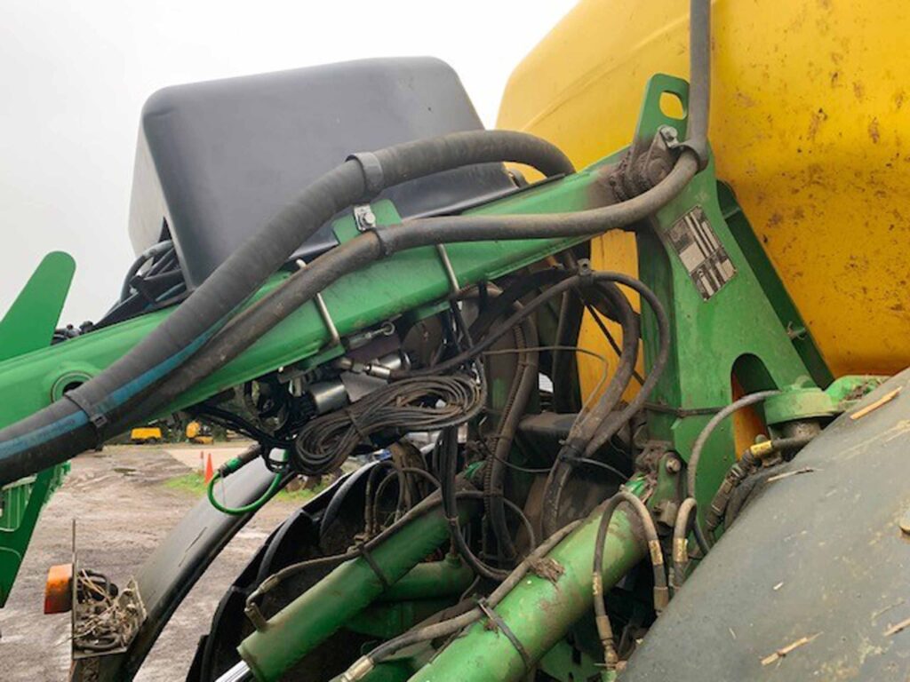John Deere R4040i - Image 12
