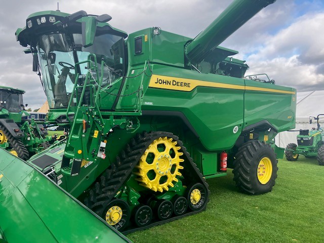 John Deere S7 900
