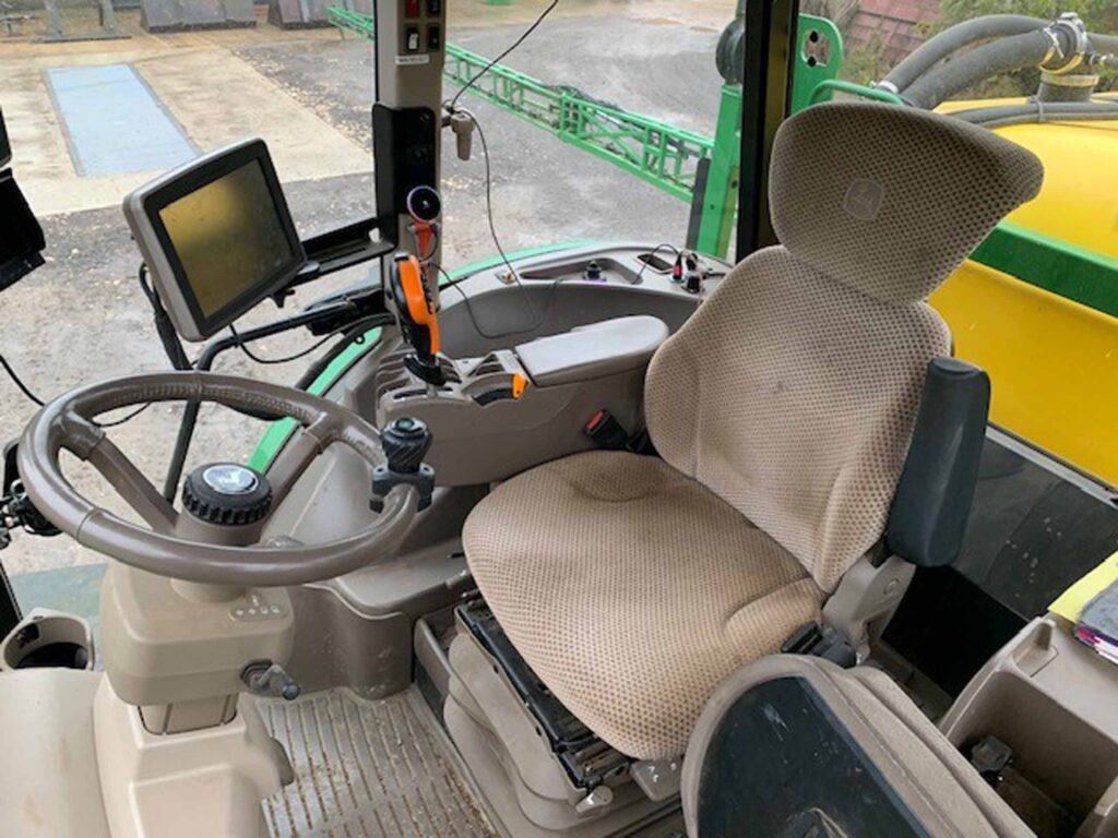 John Deere R4040i - Image 15