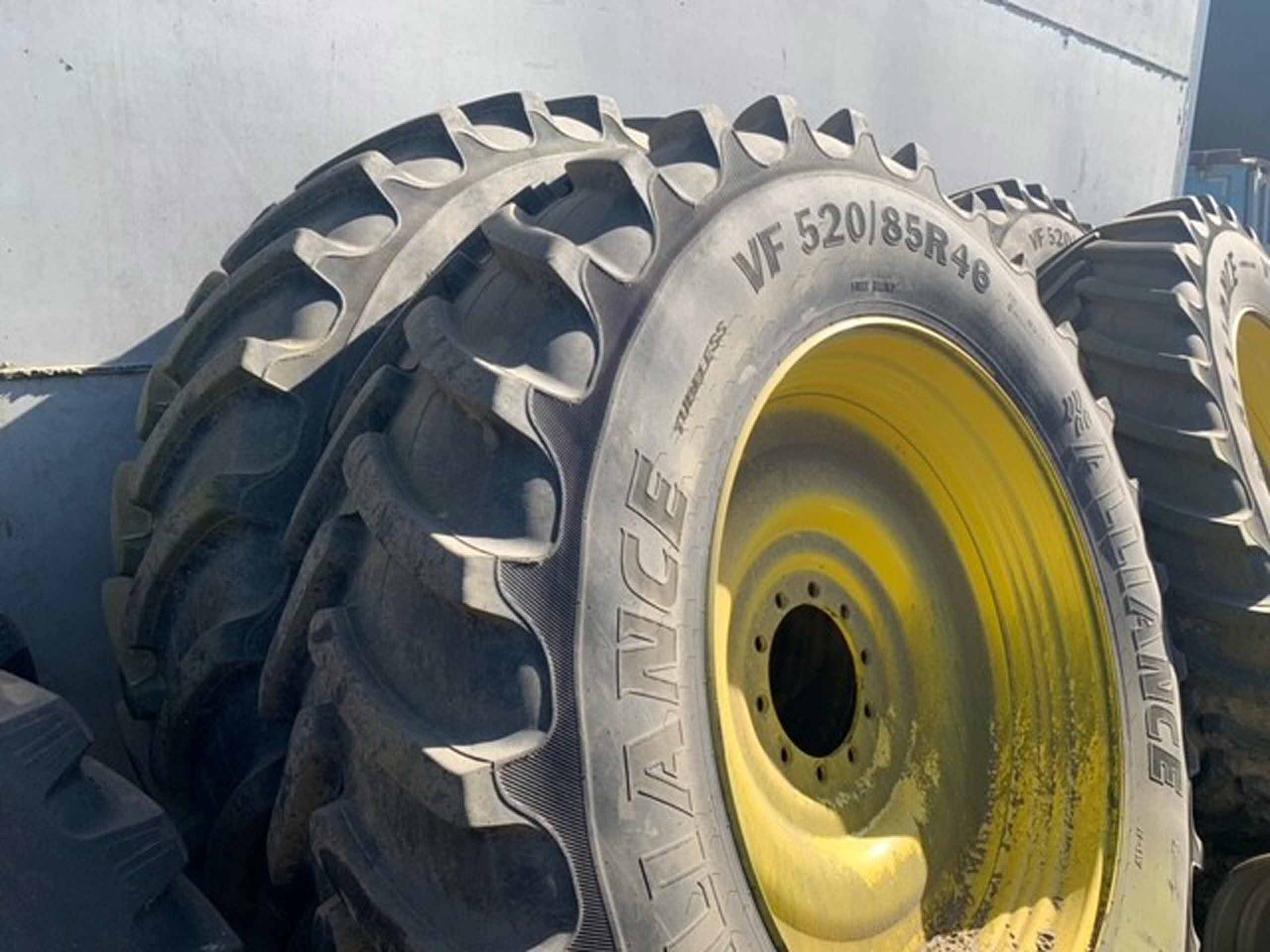 John Deere R962I