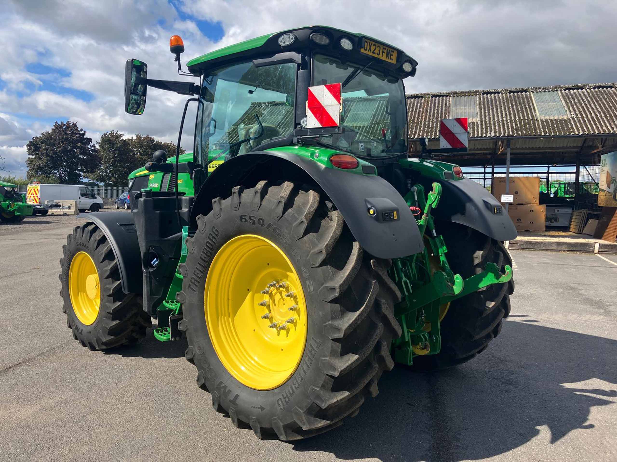 John Deere 6R 195