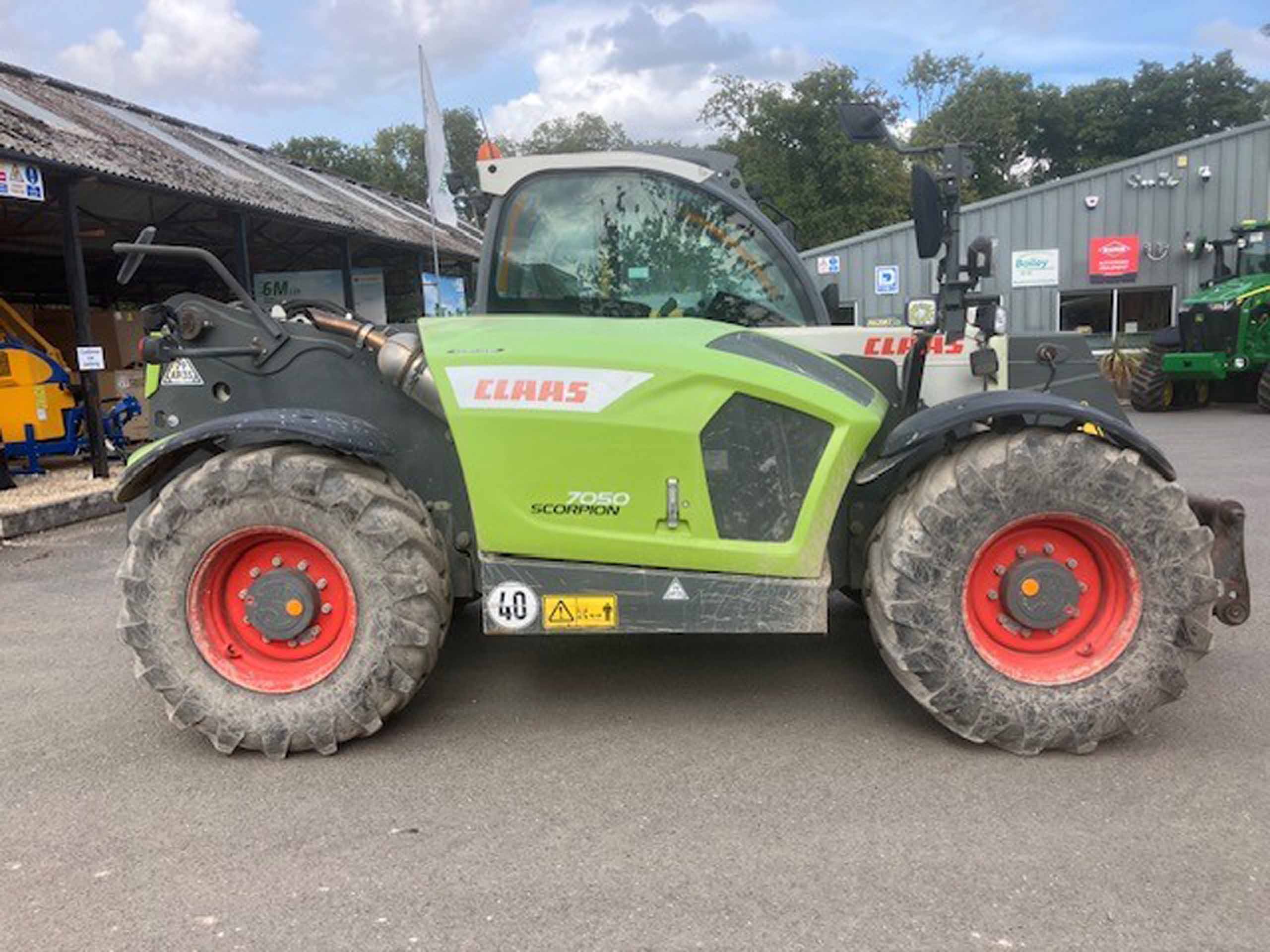 CLAAS Scorpion 7050