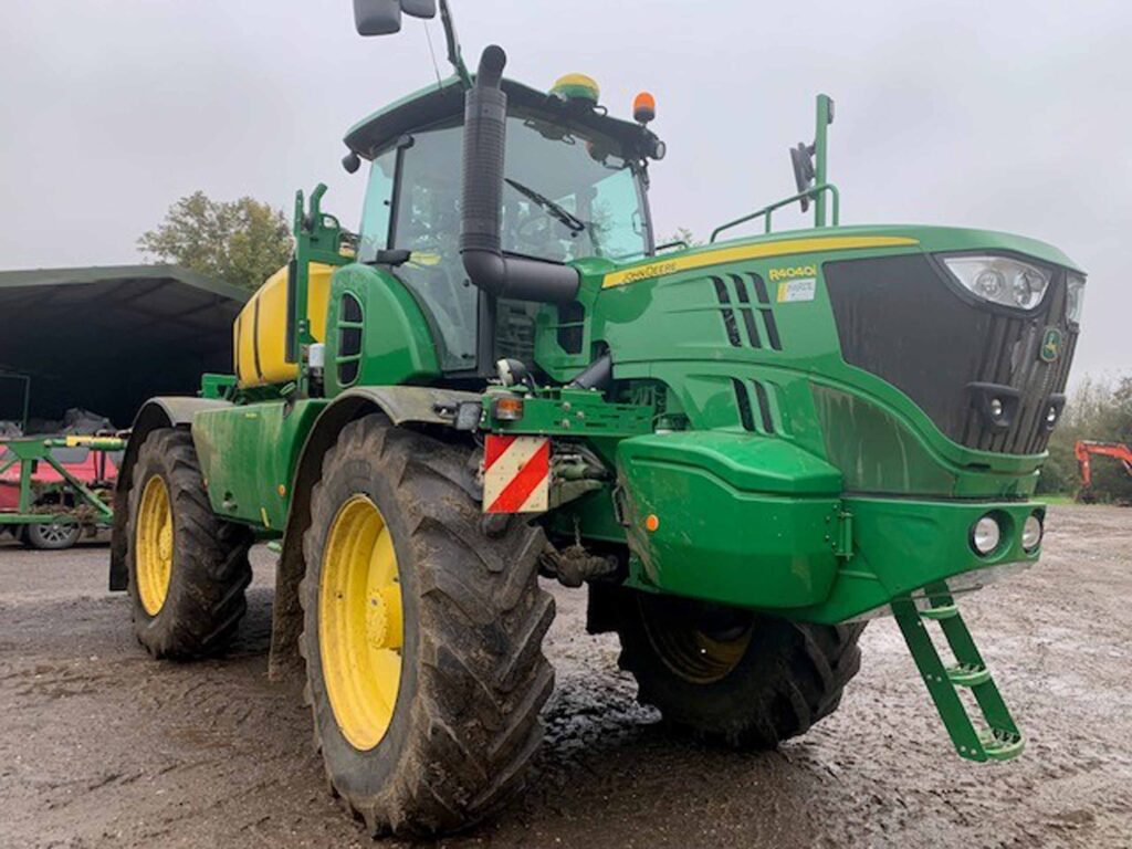 John Deere R4040i - Image 6