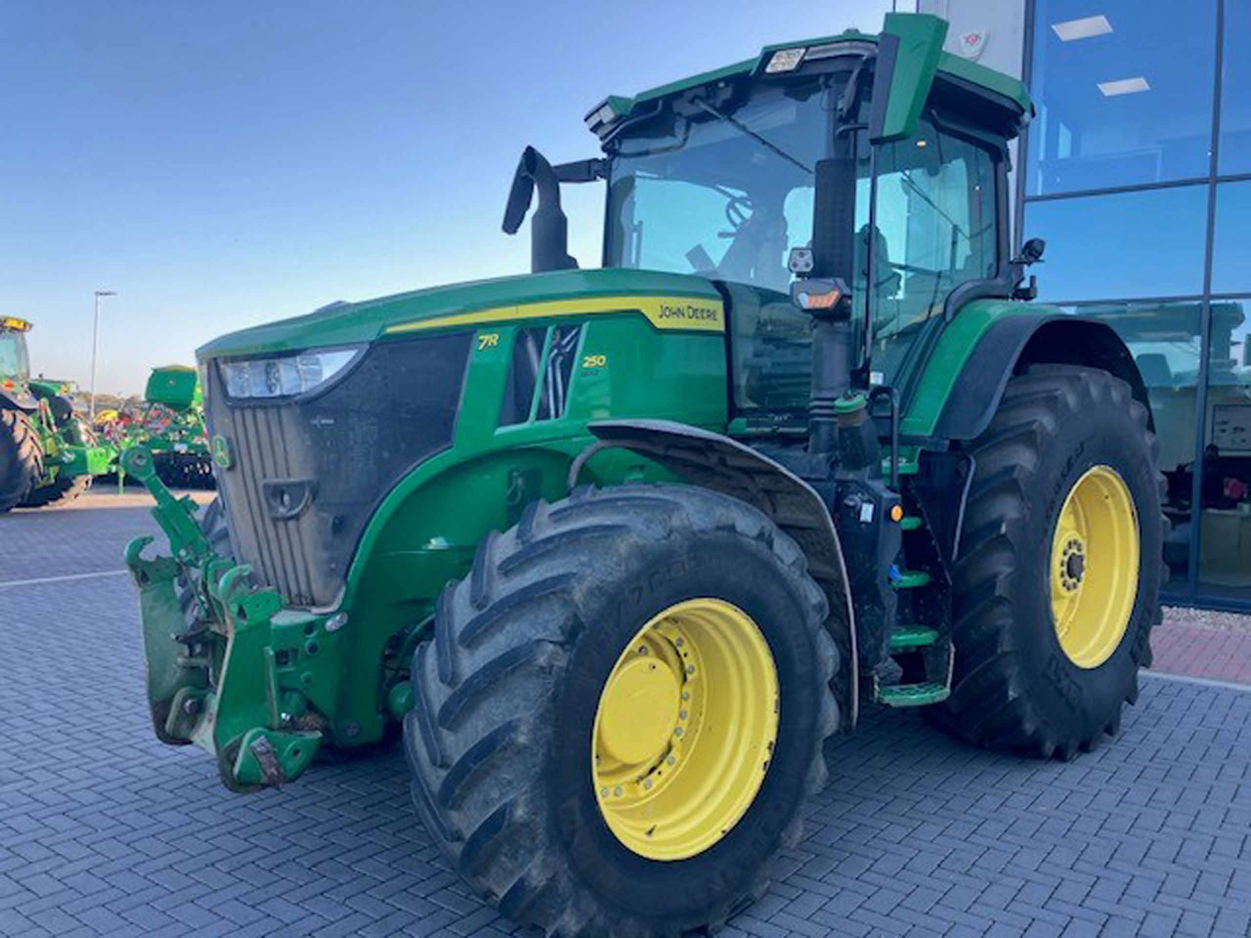 John Deere 7R 250