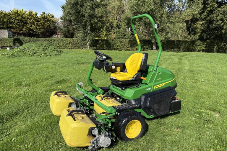 John Deere 2750E Triple Mower