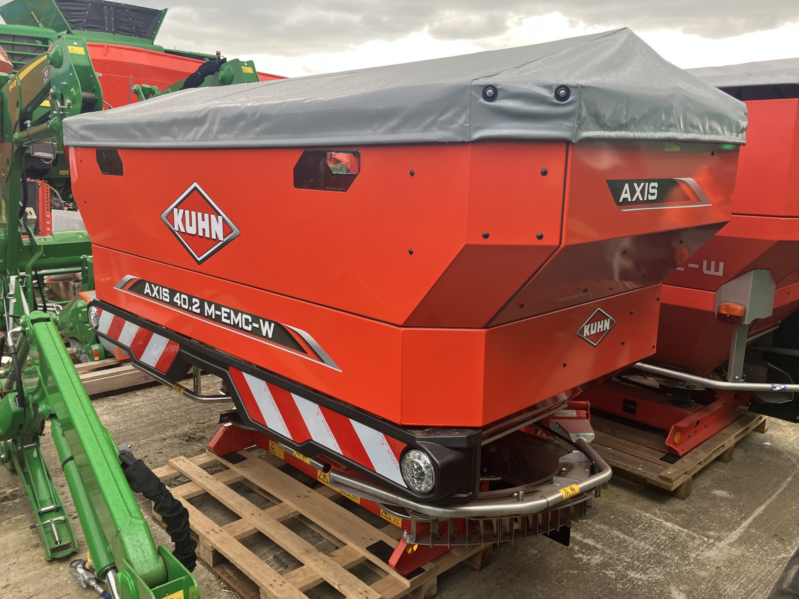 KUHN Axis 40.2 M EMC W ISO PRO