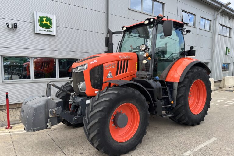 Kubota M7173