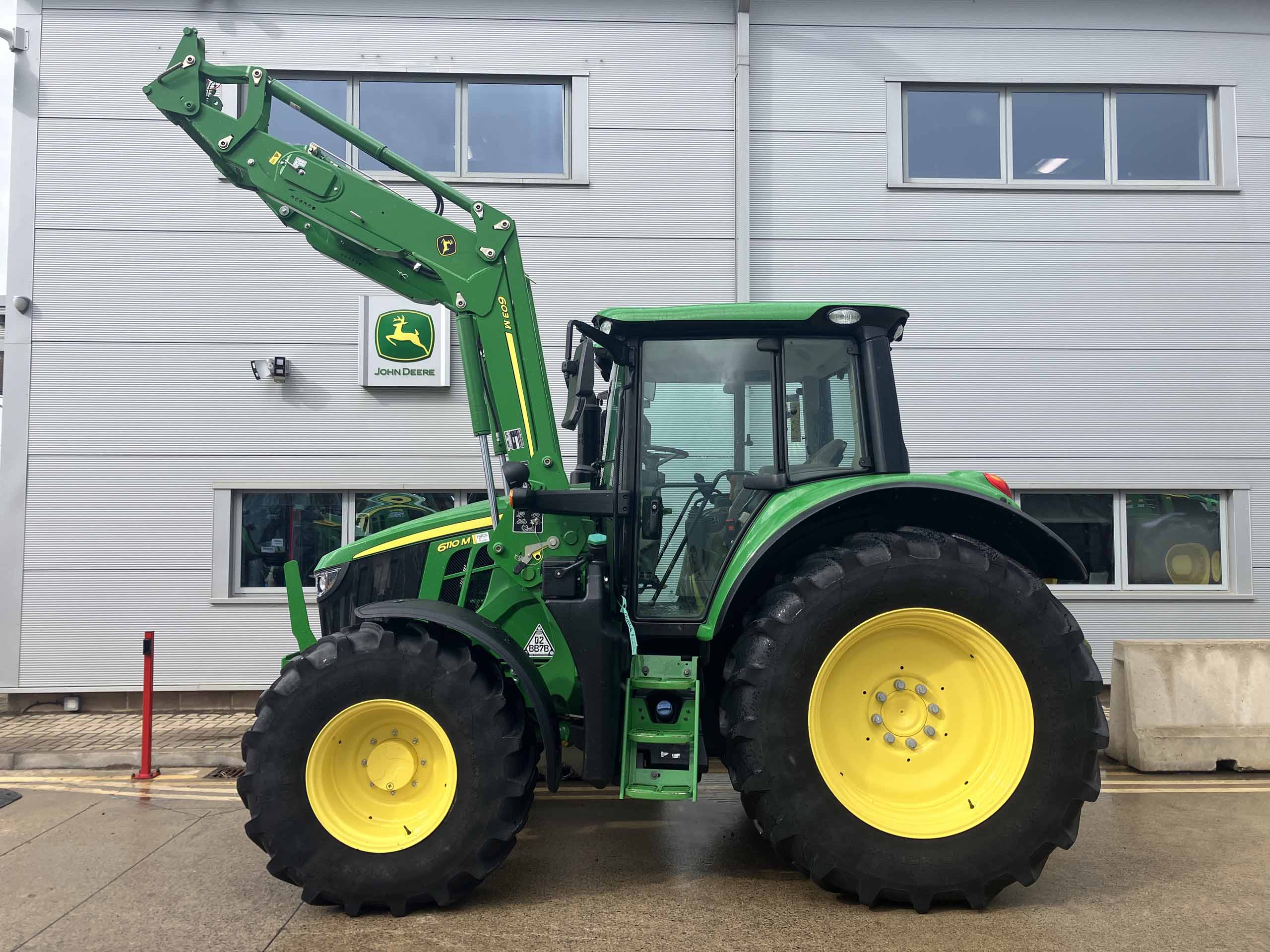 John Deere 6110M