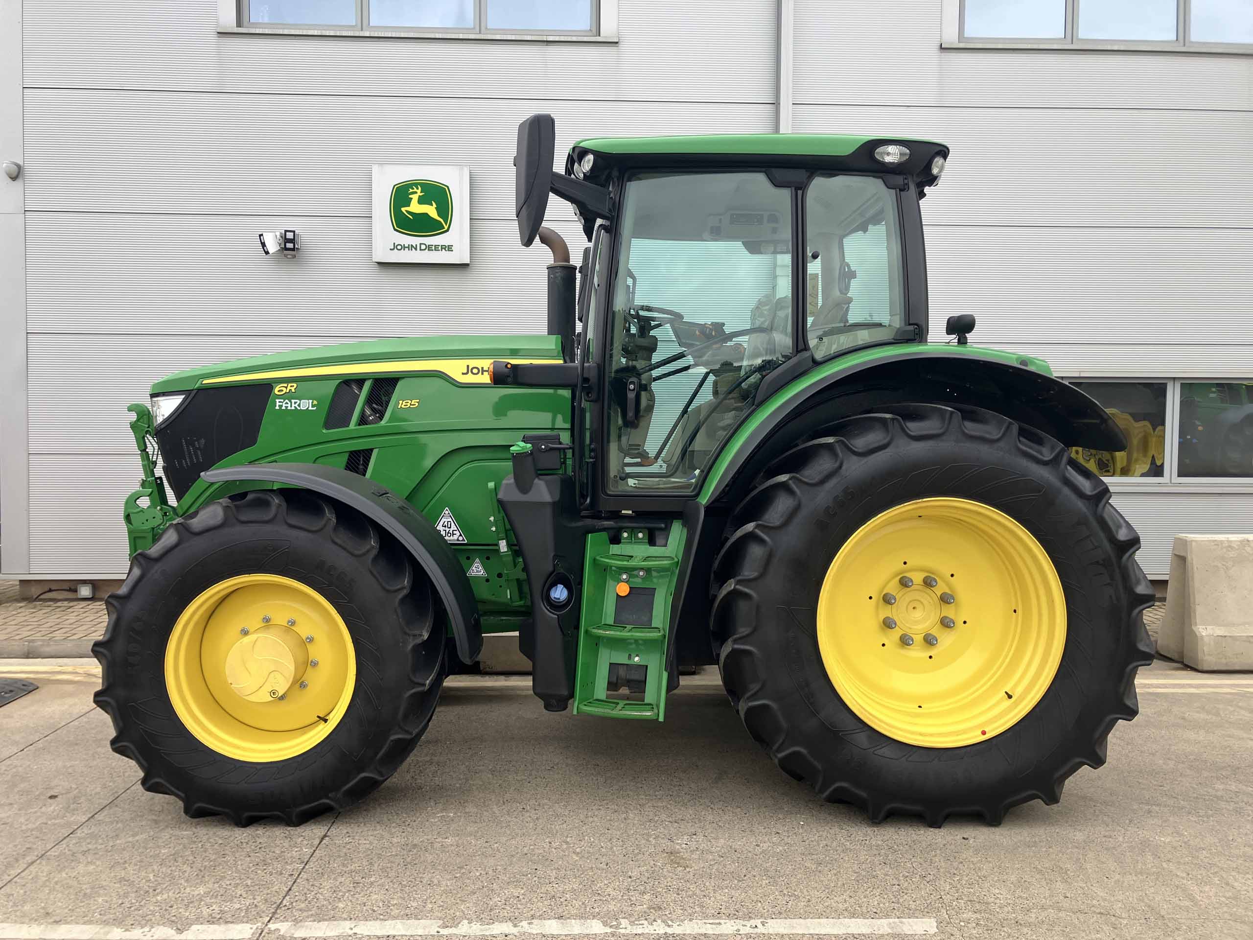 John Deere 6R 185