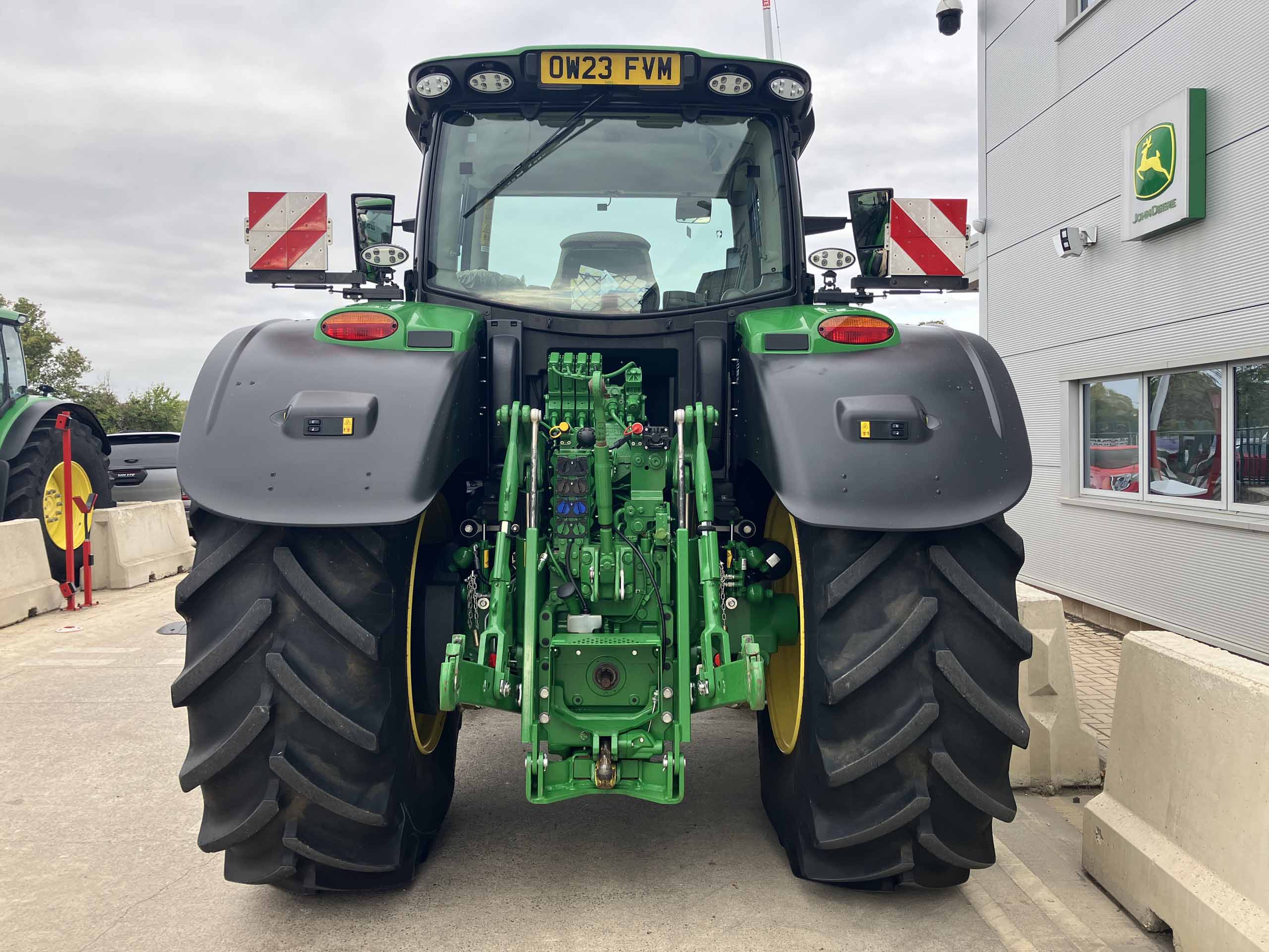 John Deere 6R 215